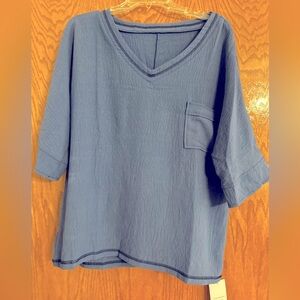 Women’s tunic top, blue color, size L NWT